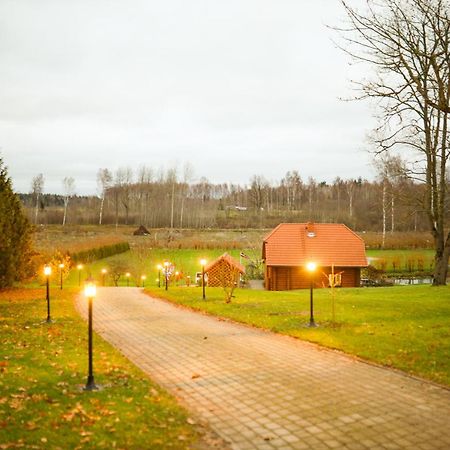 Kundzini Hotel Bīriņi Kültér fotó