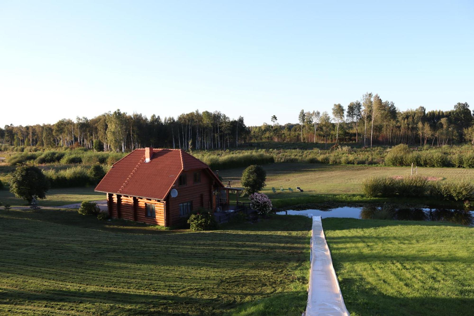 Kundzini Hotel Bīriņi Kültér fotó