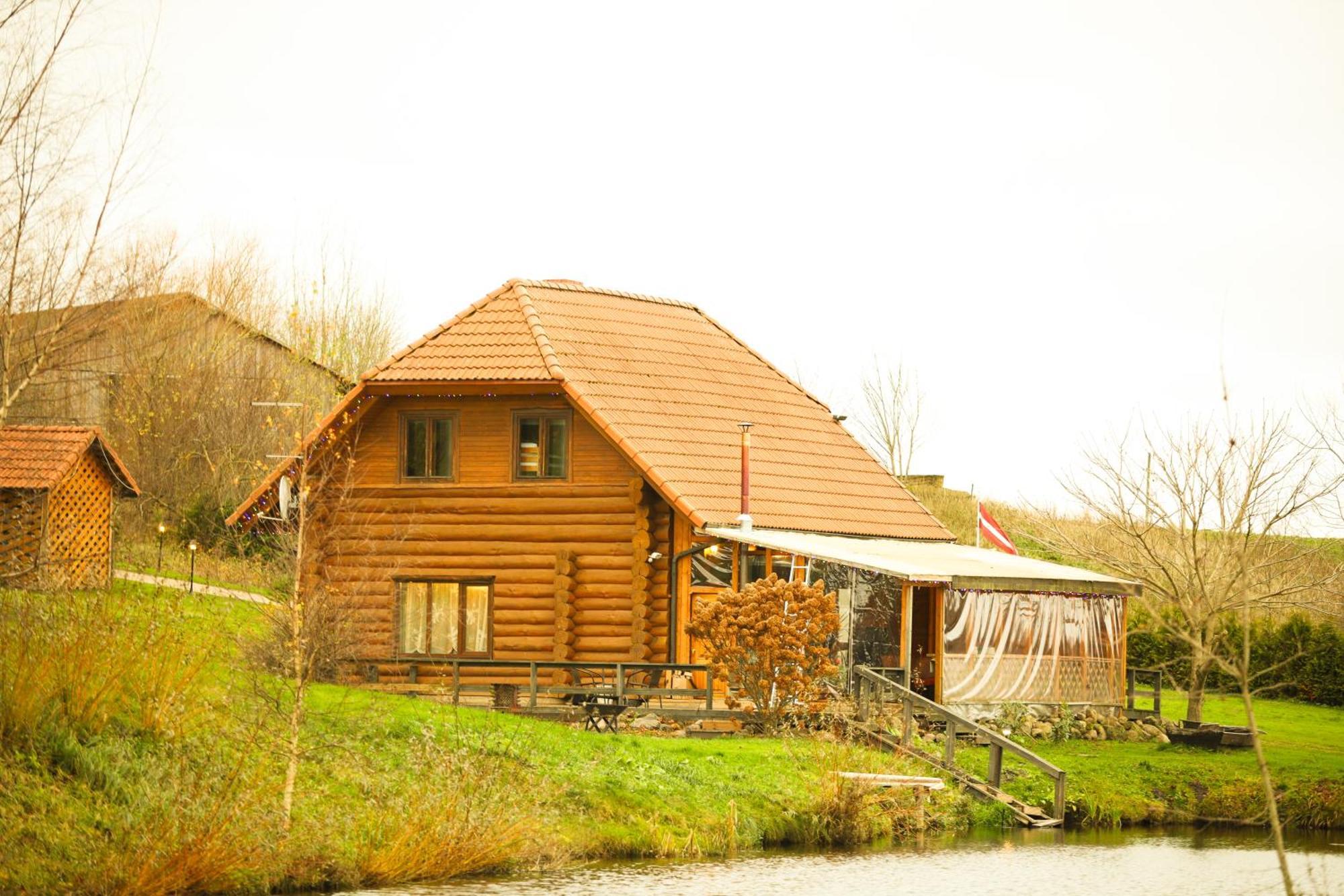 Kundzini Hotel Bīriņi Kültér fotó